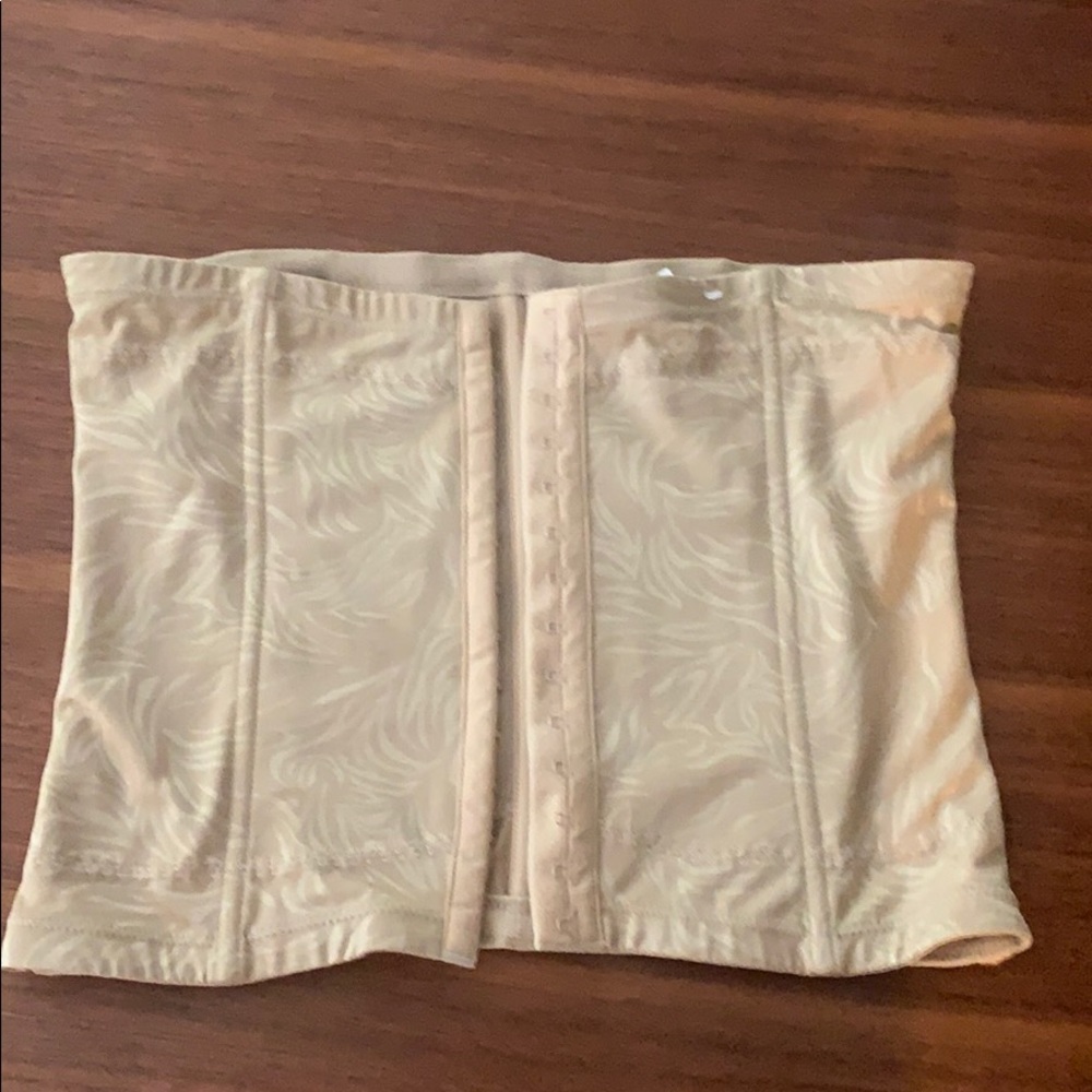 Waist trainer